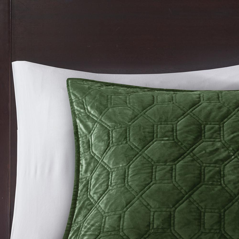 Harper 3 Piece Velvet Quilt Set, Green color. Picture 3