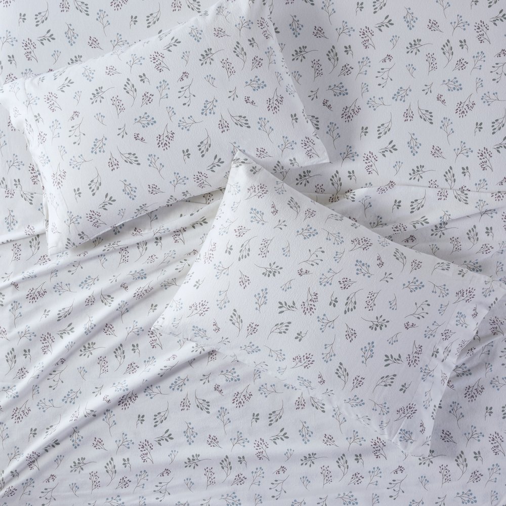 Cozy Flannel 100% Cotton Flannel Printed Sheet Set, White Tossed Botanical color. Picture 2