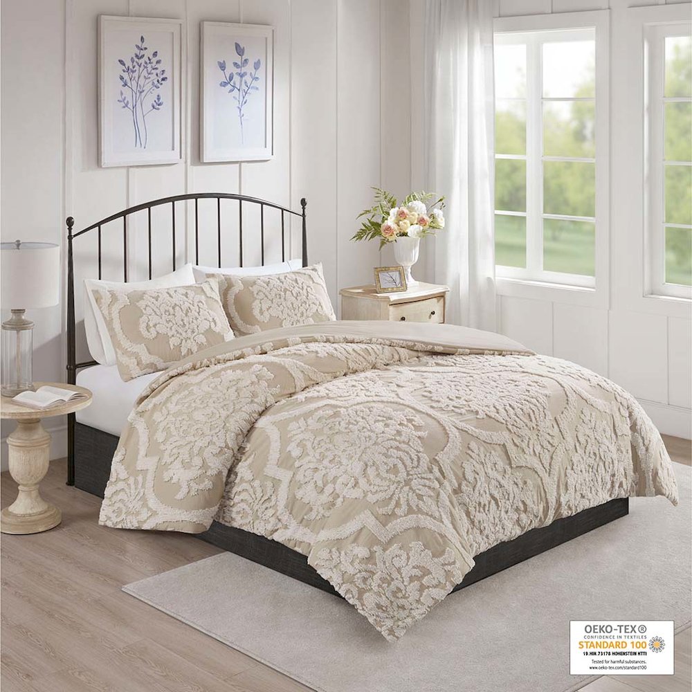 3 piece Tufted Cotton Chenille Damask Comforter Set. Picture 4