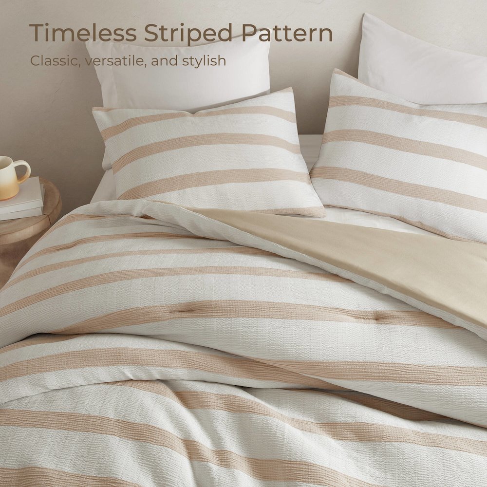 Merritt Yarn-dyed striped comforter, Taupe color. Picture 5