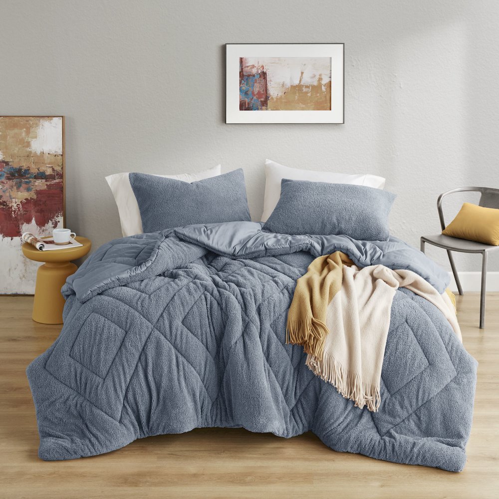 Double Diamond Quilted Teddy Comforter Set. Picture 1