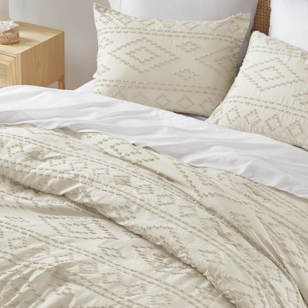Gigi Comforter Mini Set, Beige color. Picture 4
