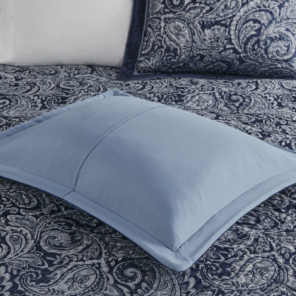 5 Piece Jacquard Bedspread Set with Throw Pillows. Picture 2
