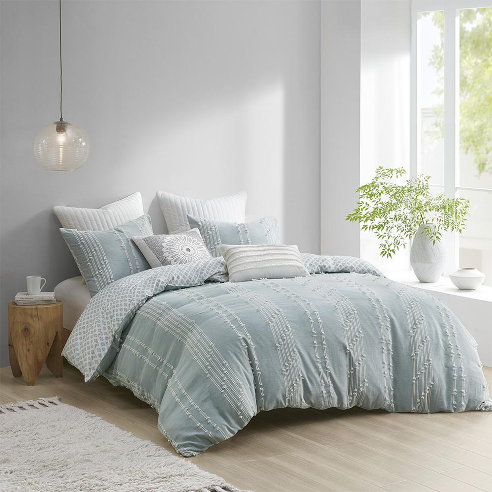 Kara 3 Piece Cotton Jacquard Duvet Cover Set, Aqua color. Picture 4