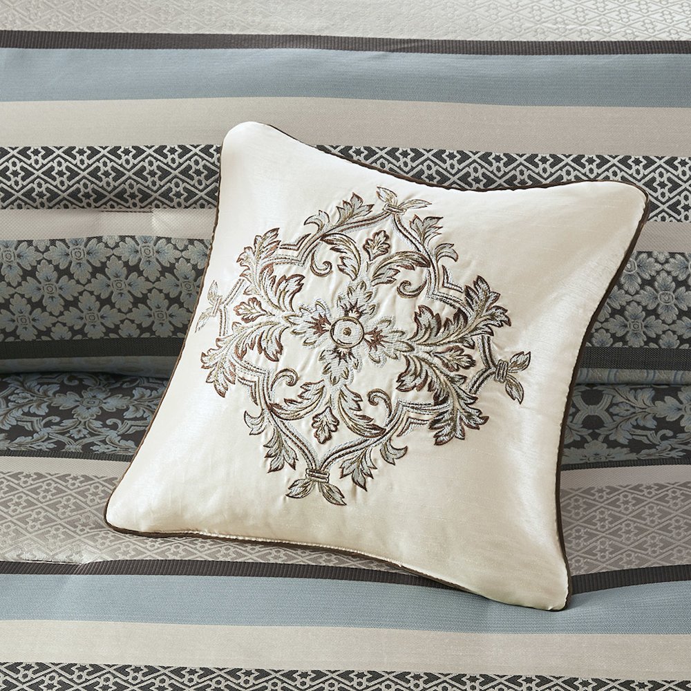 7 Piece Comforter Set. Picture 5