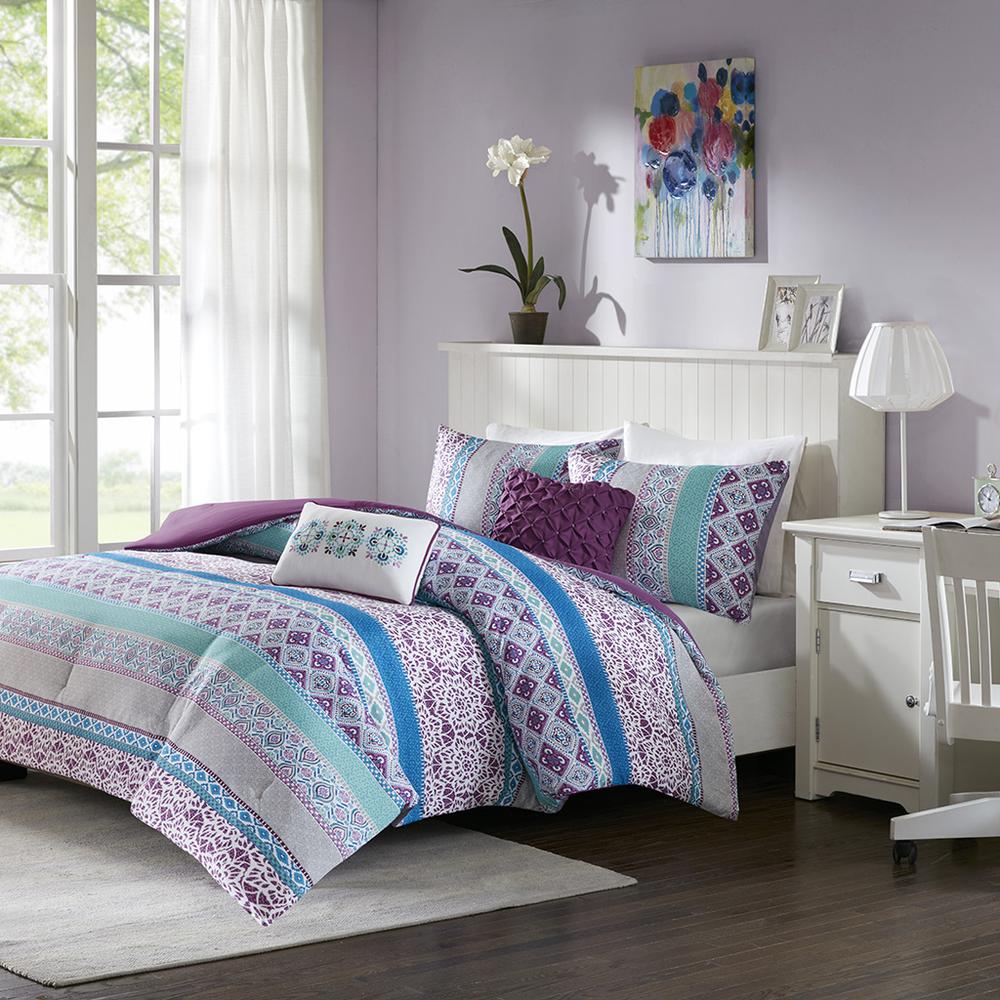 Comforter Set. Picture 1