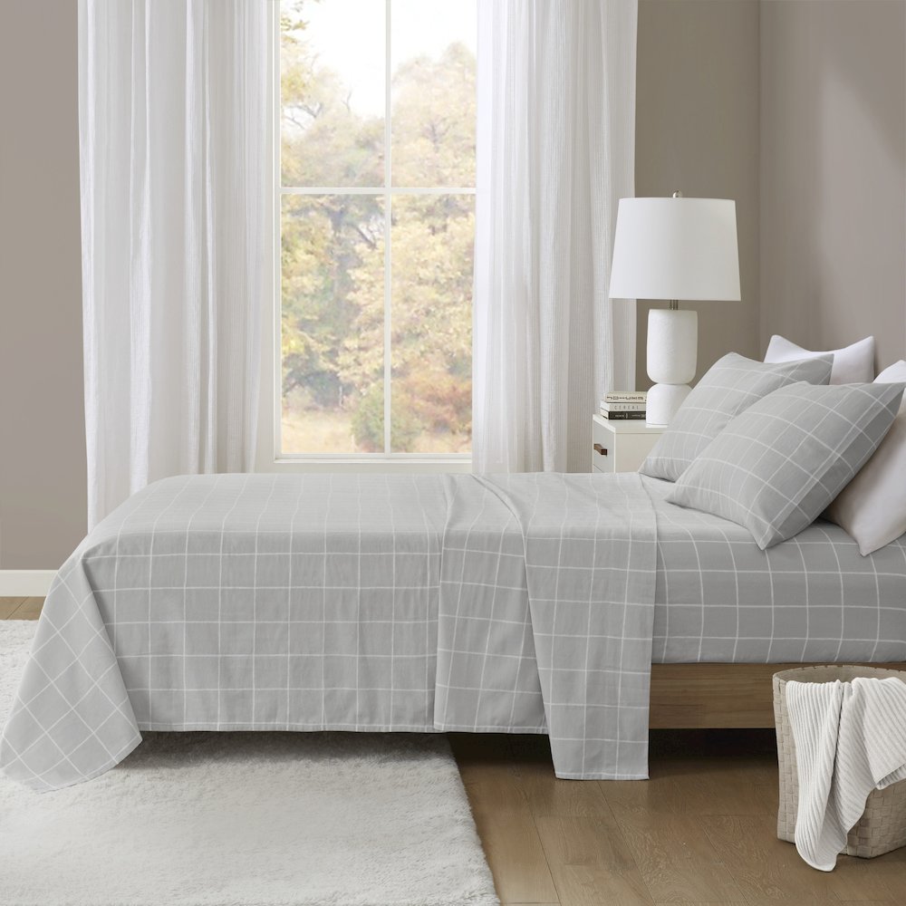 Cozy Flannel 100% Cotton Flannel Printed Sheet Set, Grey Windowpane color. Picture 3
