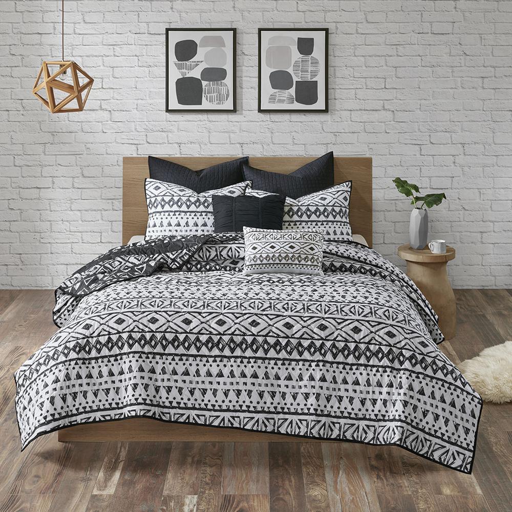 7 Piece Reversible Cotton Quilt Set with Euro Shams and Throw Pillows. Picture 3