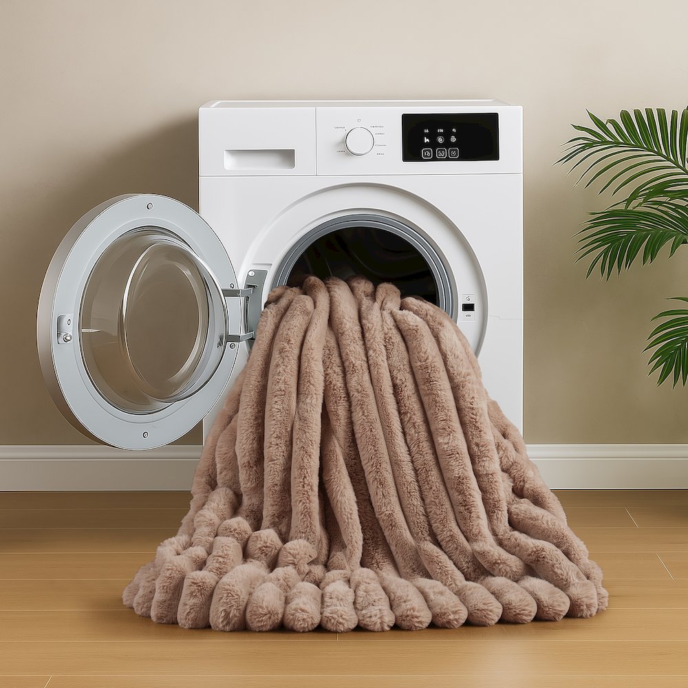 Jasmine 3 Piece Faux Fur Comforter Set. Picture 5