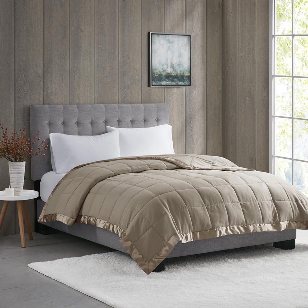 Lightweight Down Alternative Blanket with Satin Trim. Picture 4