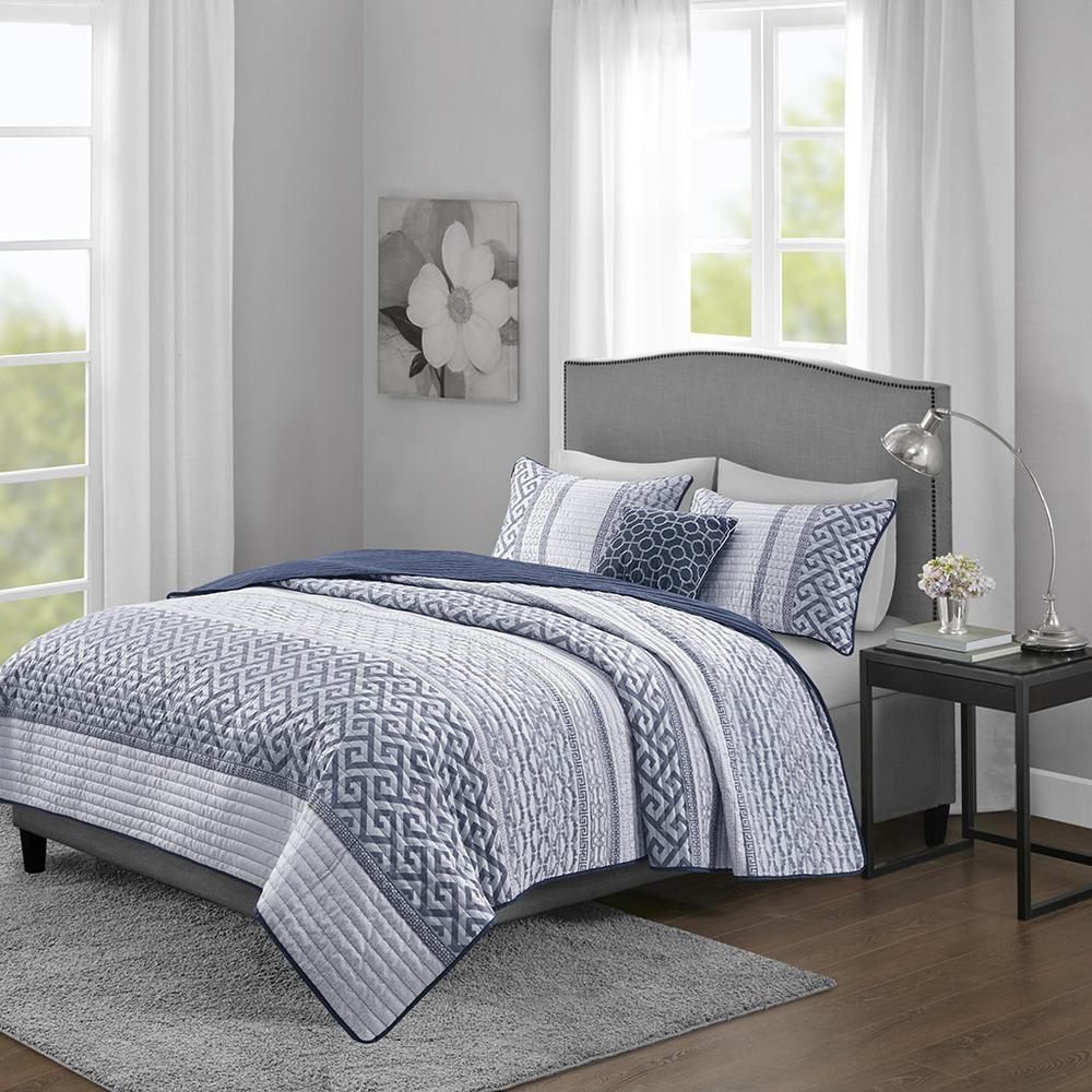 4 Piece Jacquard Quilt Set with Throw Pillow. Picture 4