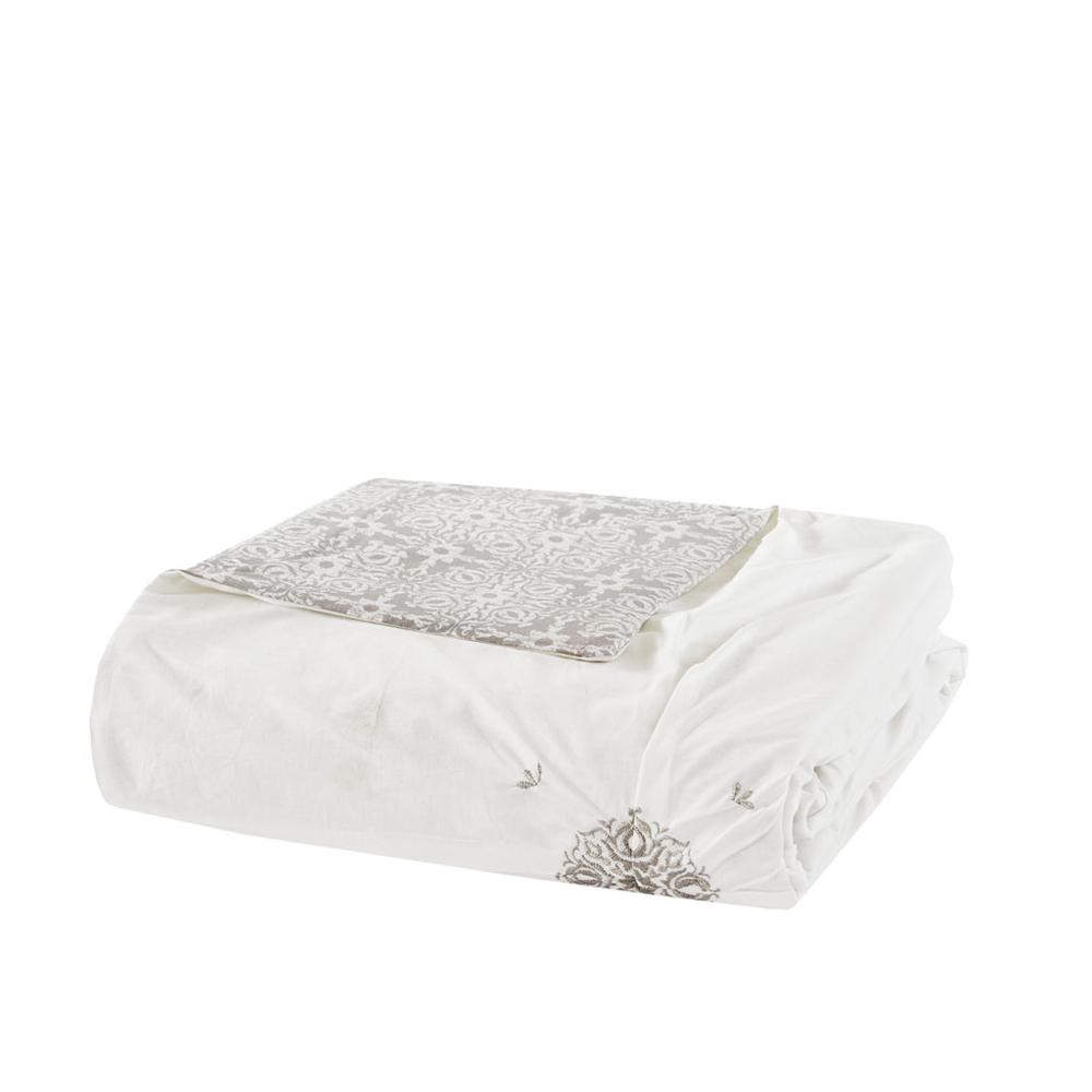 4 Piece Embroidered Cotton Reversible Duvet Cover Set. Picture 3