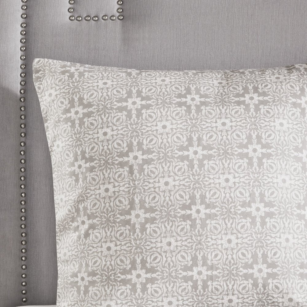 6 Piece Embroidered Cotton Reversible Comforter Set. Picture 2