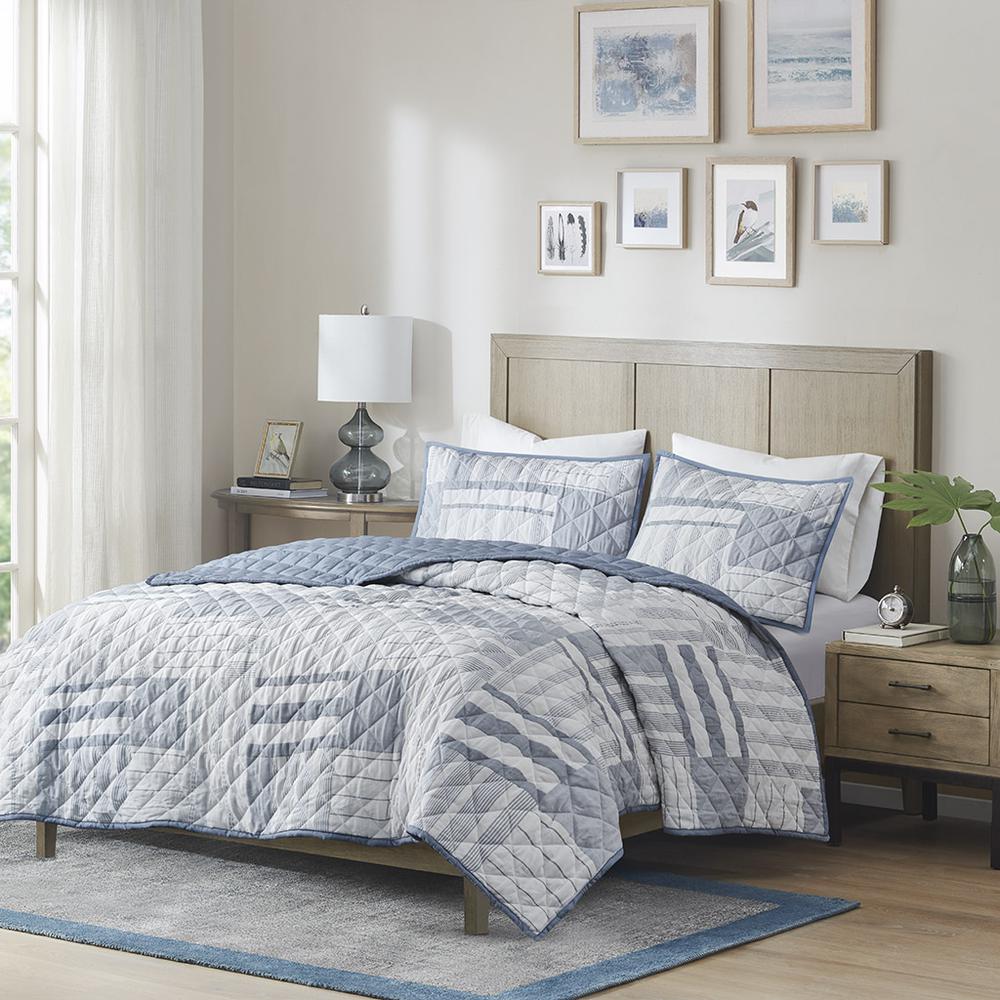Graham 3 Piece Jacquard Patchwork Quilt Set, Blue color. Picture 4