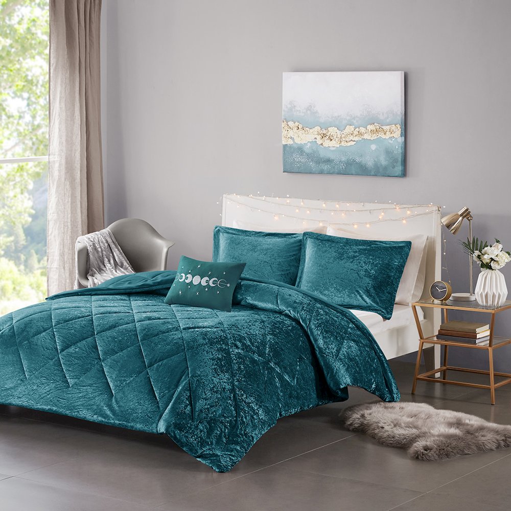 Velvet Duvet Cover Set with Throw Pillow. Picture 1