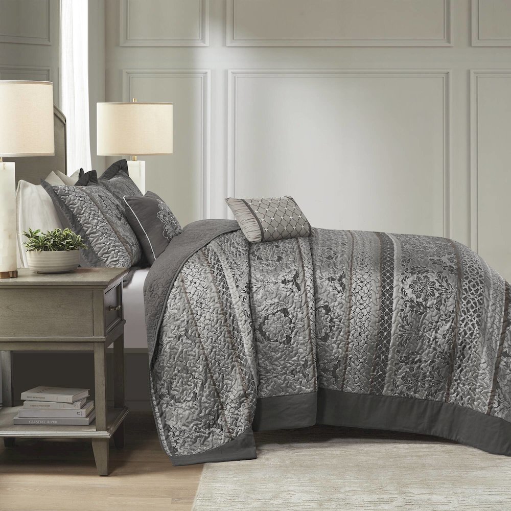 5 Piece Reversible Jacquard Bedspread Set. Picture 5