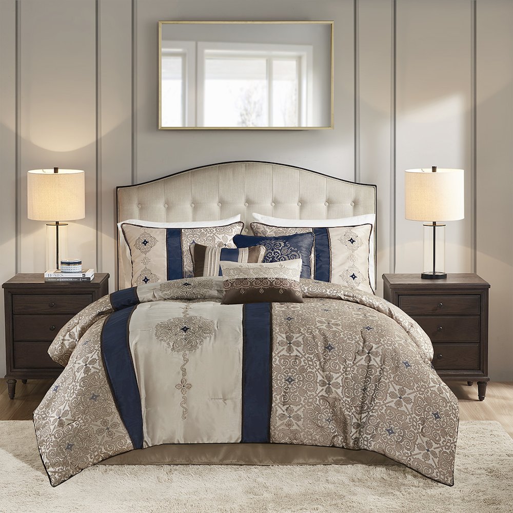 7 Piece Jacquard Comforter Set with Throw Pillows. Picture 2