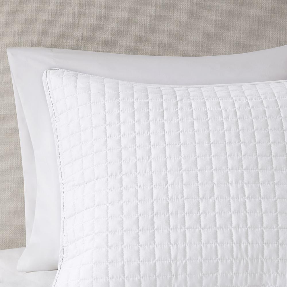 Otto 3 Piece Reversible Quilt Set, White color. Picture 3