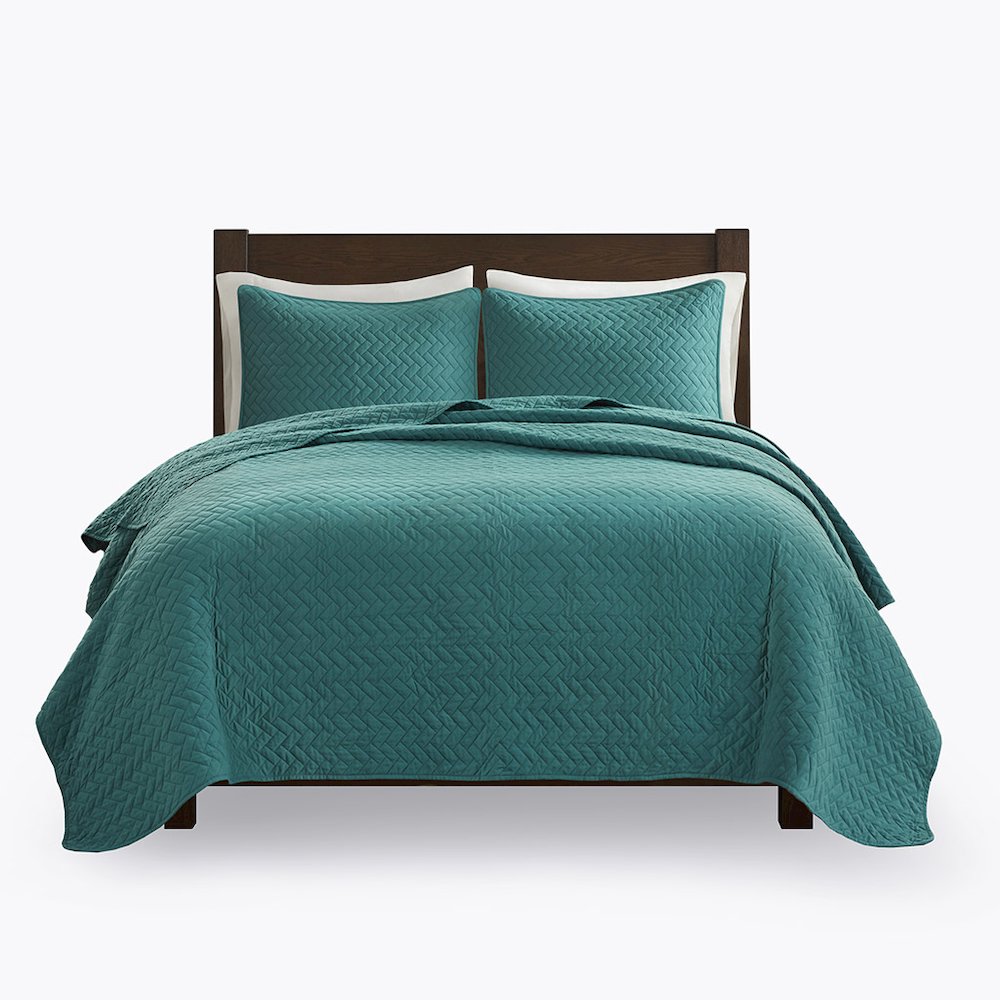 3 Piece Luxurious Oversized Quilt Set. Picture 1