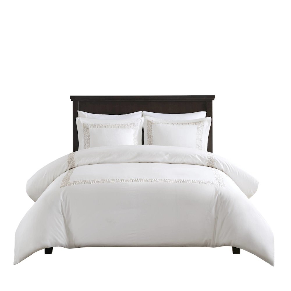 3 Piece Cotton Sateen with Embroidery Duvet Set. Picture 1