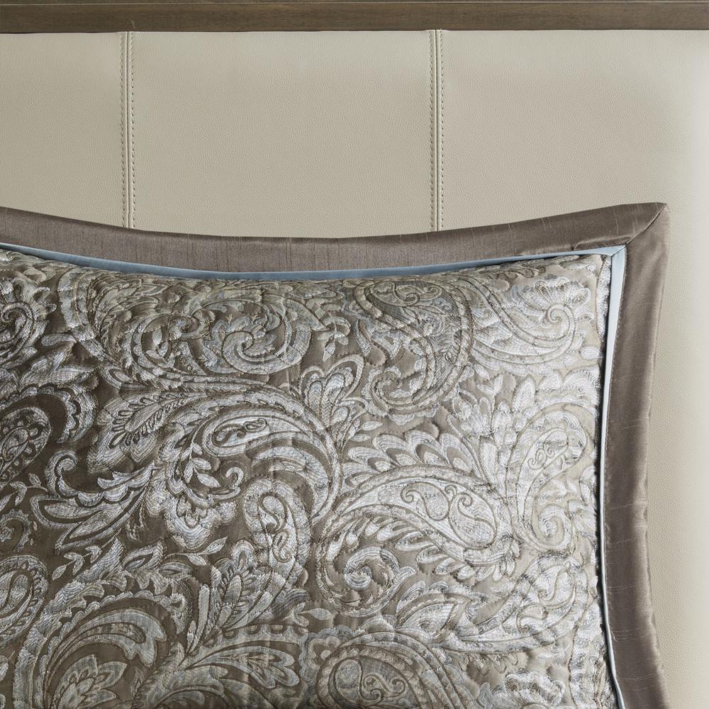5 Piece Jacquard Bedspread Set with Throw Pillows. Picture 3