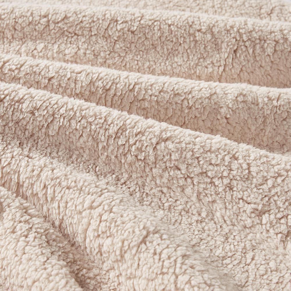 Crushed Velvet Sherpa Reversible Comforter Set. Picture 2