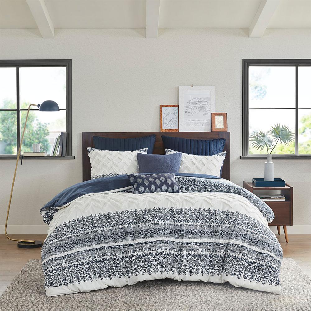 3 Piece Cotton Duvet Cover Set with Chenille Tufting. Picture 3