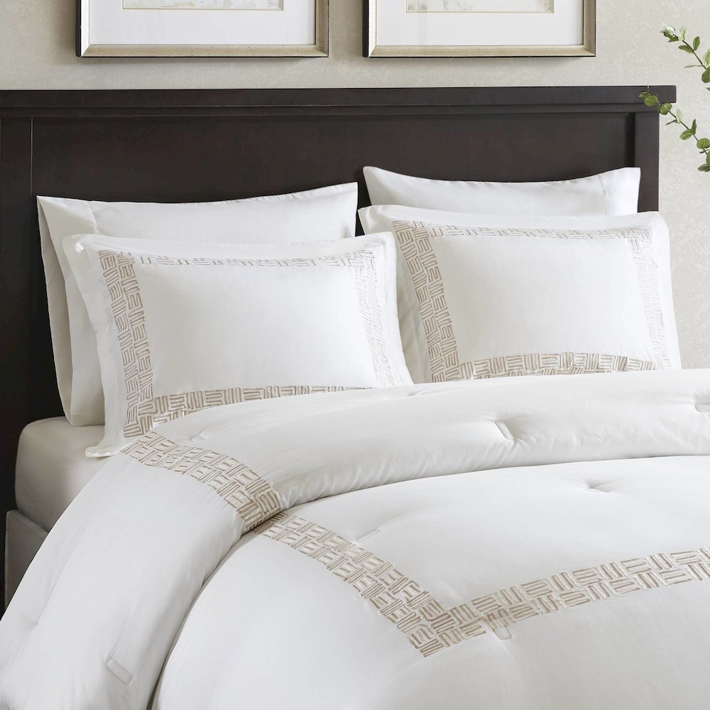 4 Piece Cotton Sateen With Embroidery Oversized Comforter Set. Picture 4