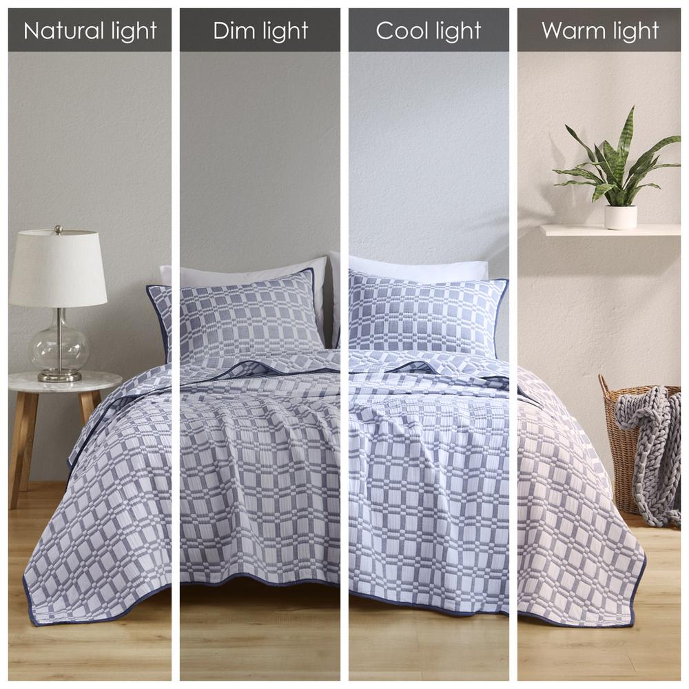 3 Piece Reversible Matelasse Coverlet Set. Picture 2