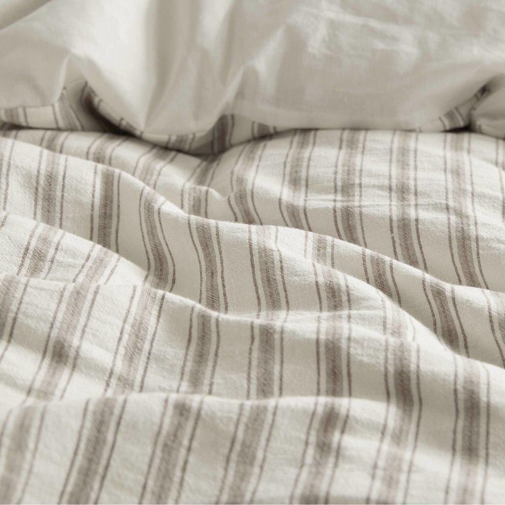 Etta 3PCS Duvet Set, Tan color. Picture 3