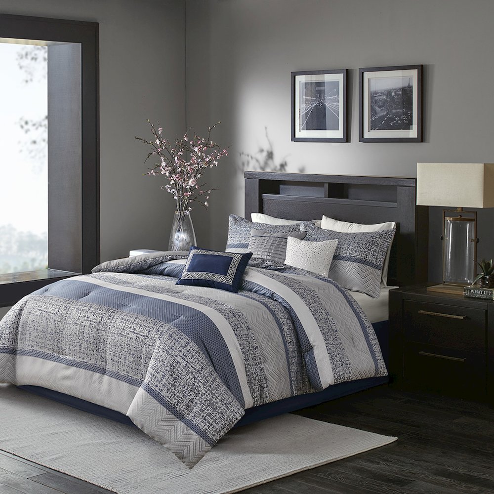 7 Piece Jacquard Comforter Set. Picture 4