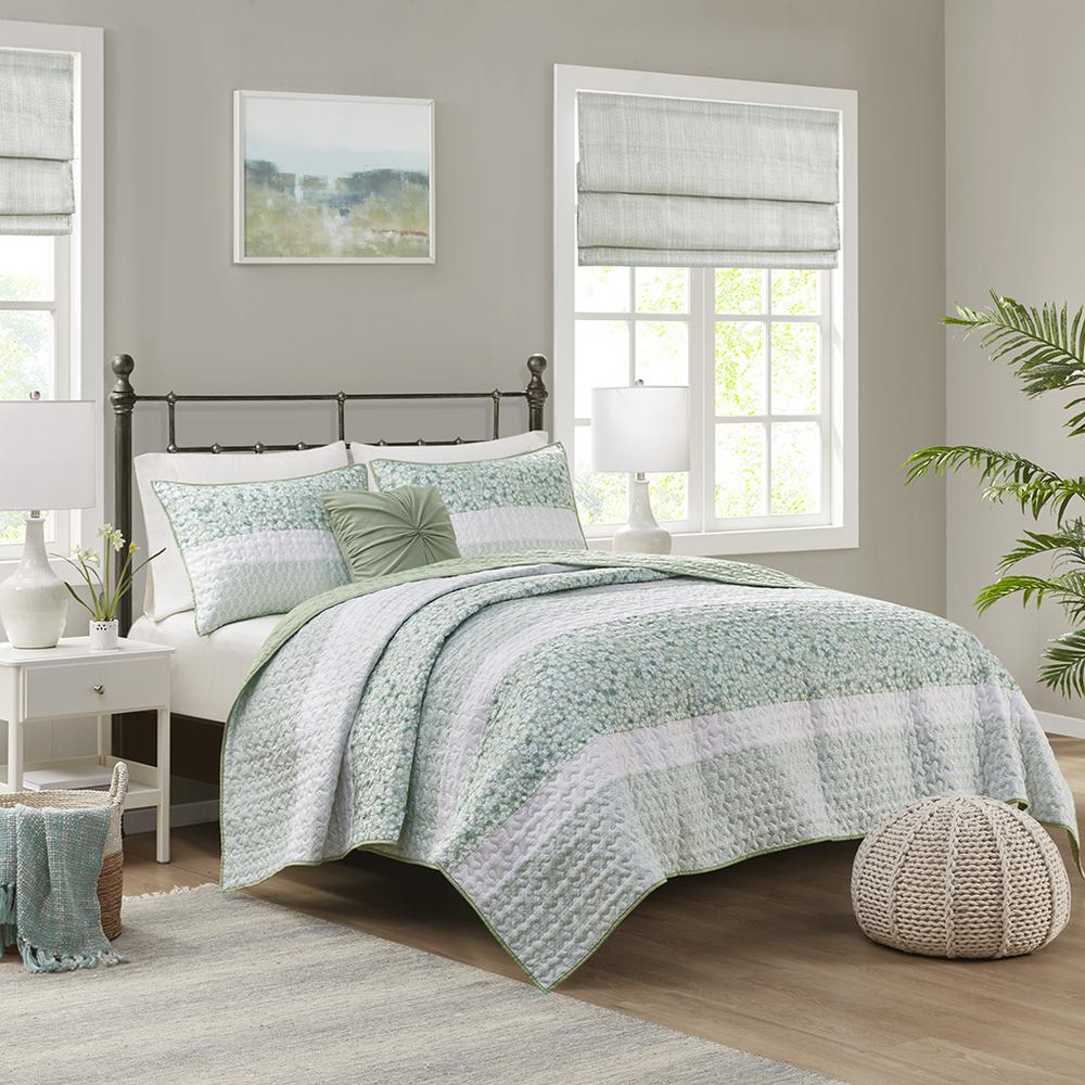 4 Piece Seersucker Quilt Set with Throw Pillow. Picture 1