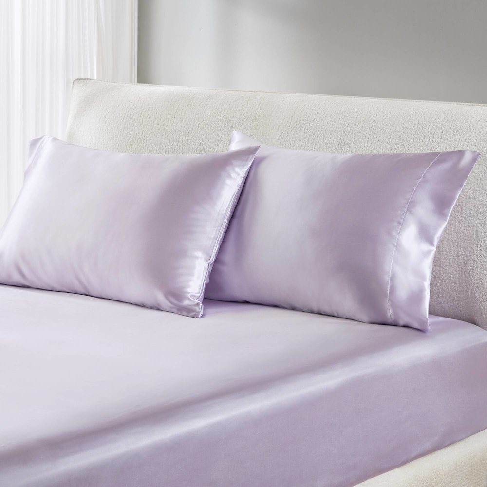 Satin Luxury 2 PC Pillowcases in Lilac. Picture 1