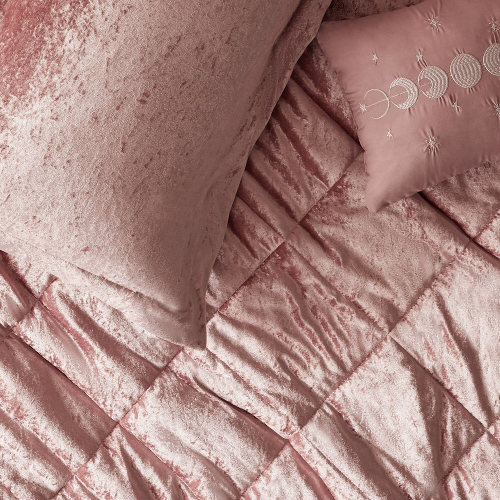 Velvet Duvet Cover Set with Throw Pillow. Picture 2