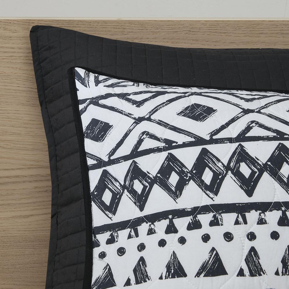 7 Piece Reversible Cotton Quilt Set with Euro Shams and Throw Pillows. Picture 5
