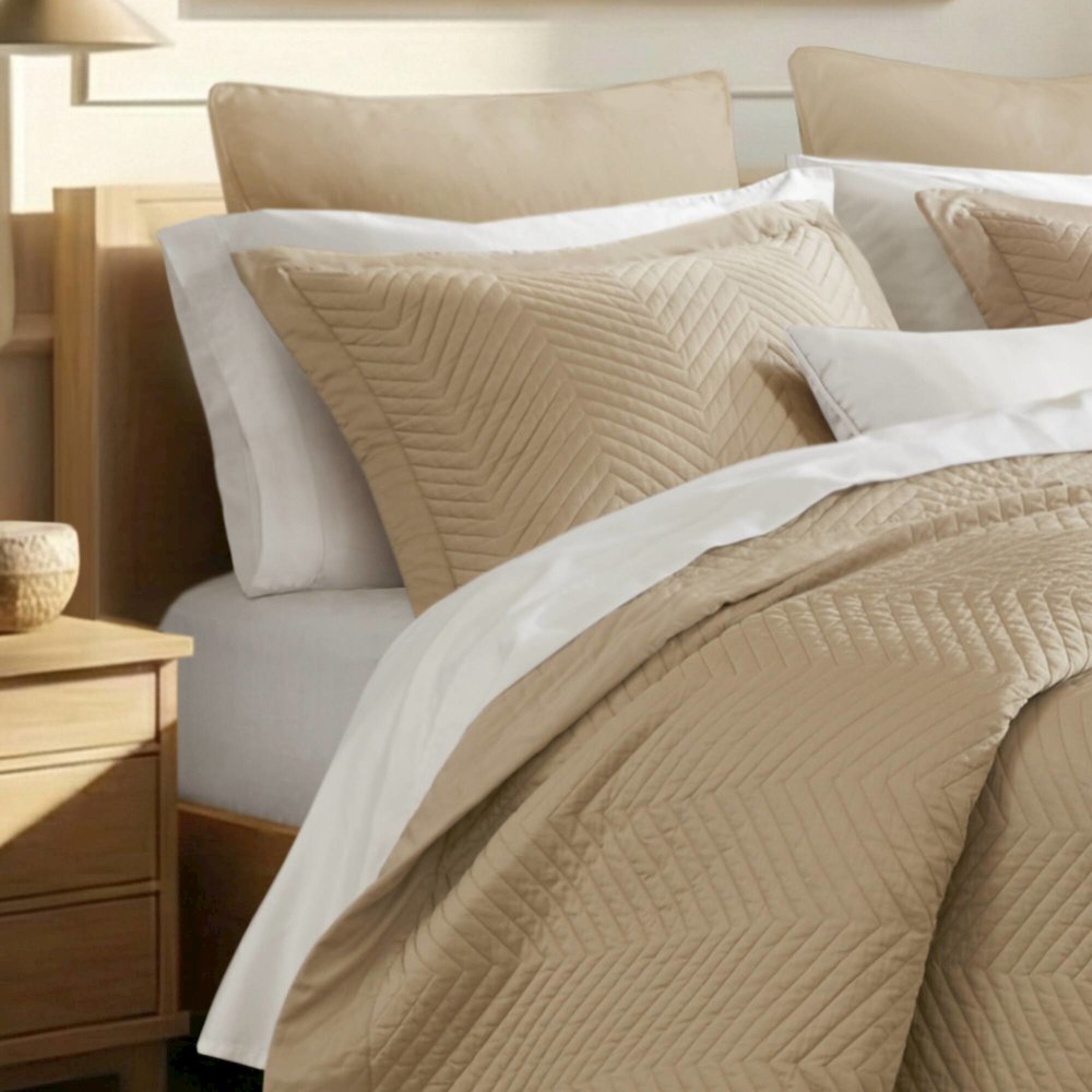 Liam Hotel 3 Piece Cotton Quilt Set. Picture 4