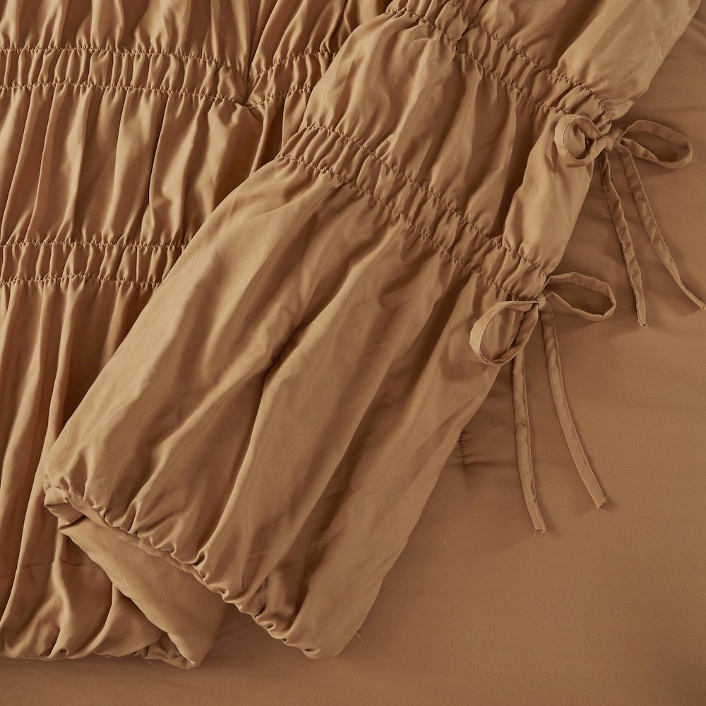Mia Comforter Set, Brown color. Picture 3