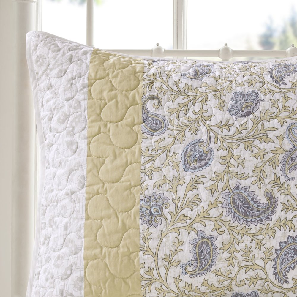 6 Piece Cotton Percale Quilt Set with Throw Pillows. Picture 1