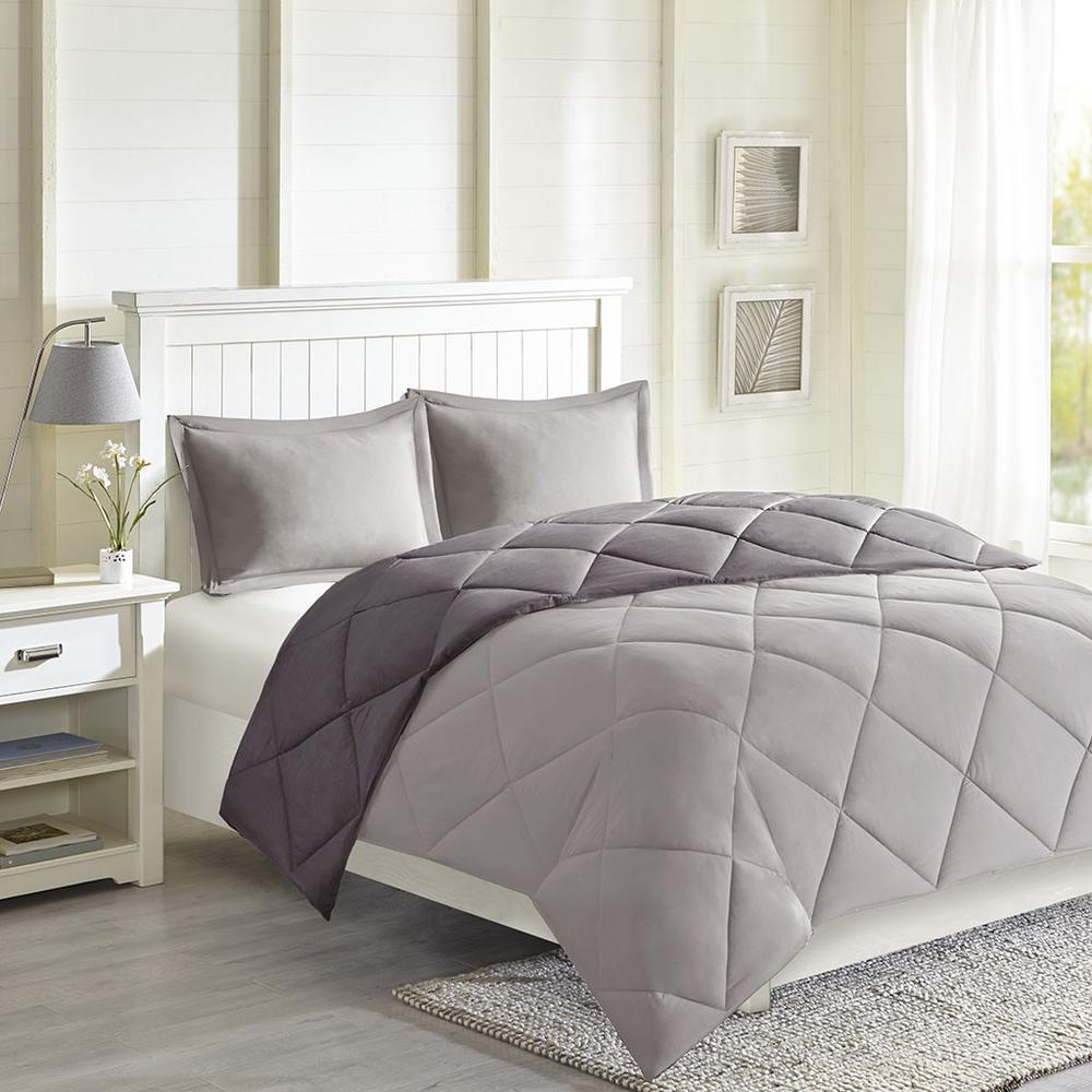 3M Scotchgard Diamond Quilting Reversible Down Alternative Comforter Set. Picture 1