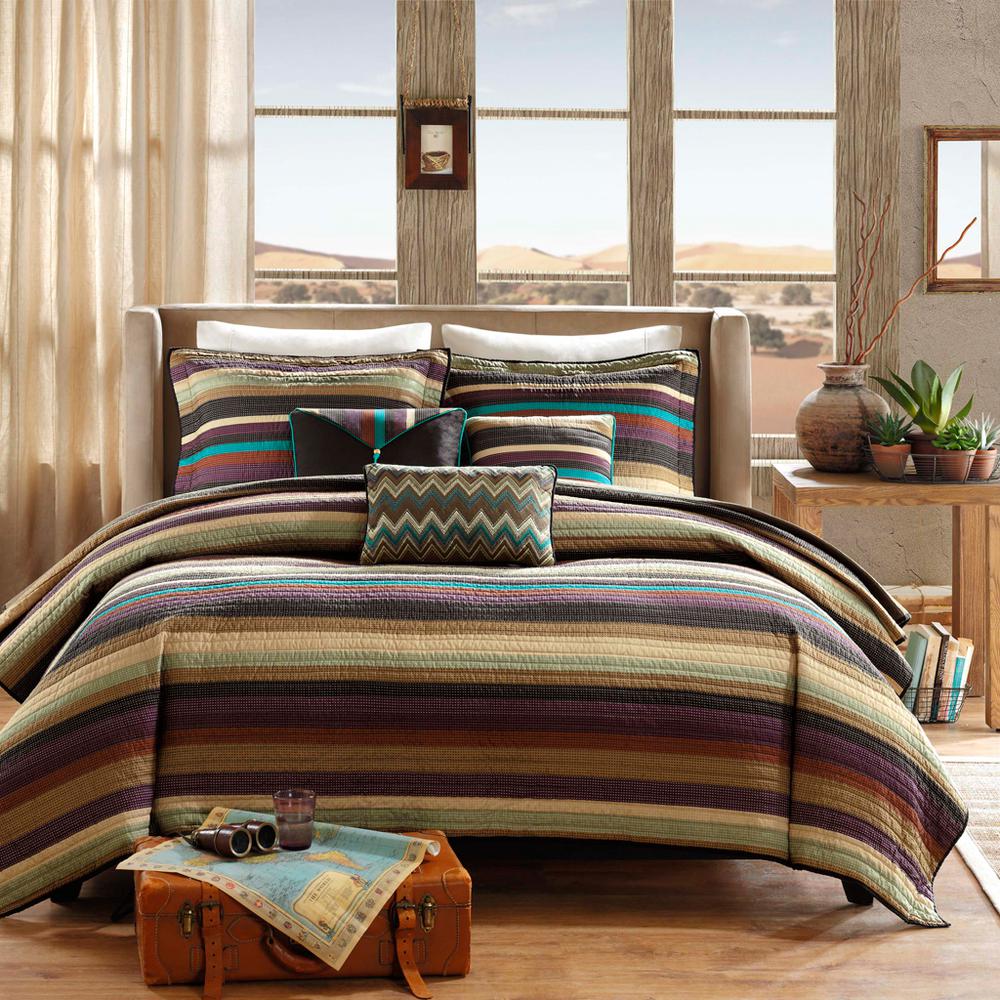 Yosemite Reversible Quilt Set with Throw Pillows, Multi color. Picture 1