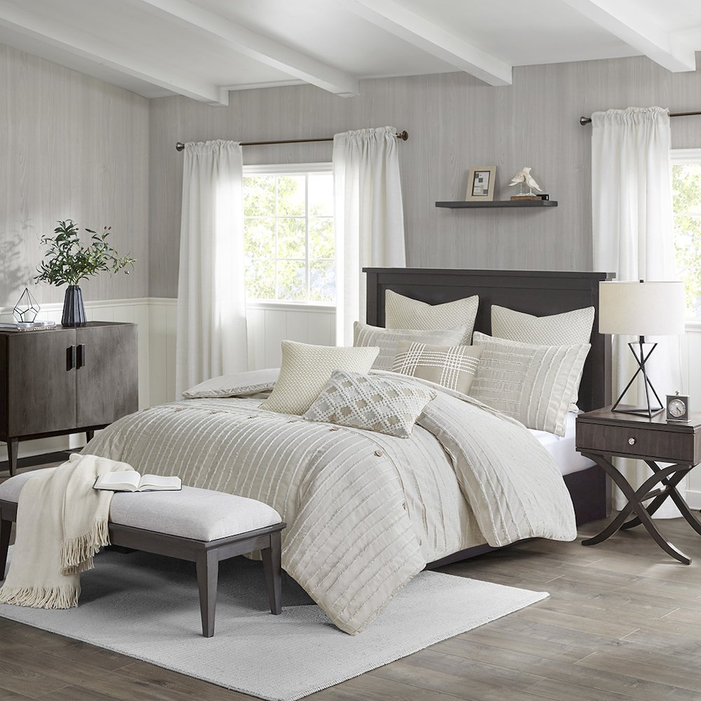 Oversized Cotton Clipped Jacquard Comforter Set with Euro Shams. Picture 4