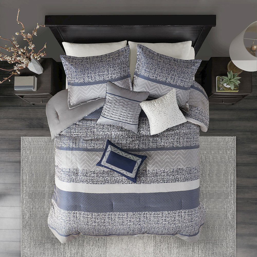 7 Piece Jacquard Comforter Set. Picture 2