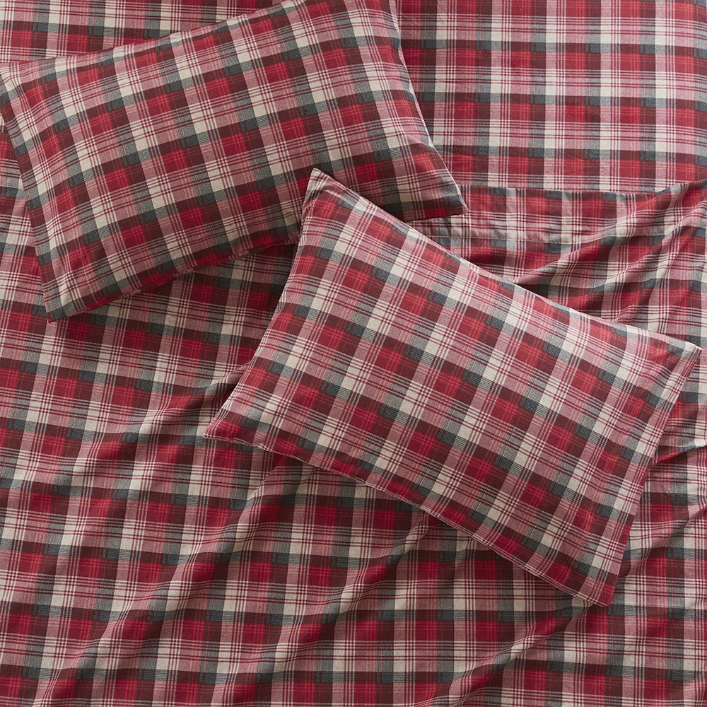 Cotton Flannel Sheet Set in Red Plaid. Picture 3