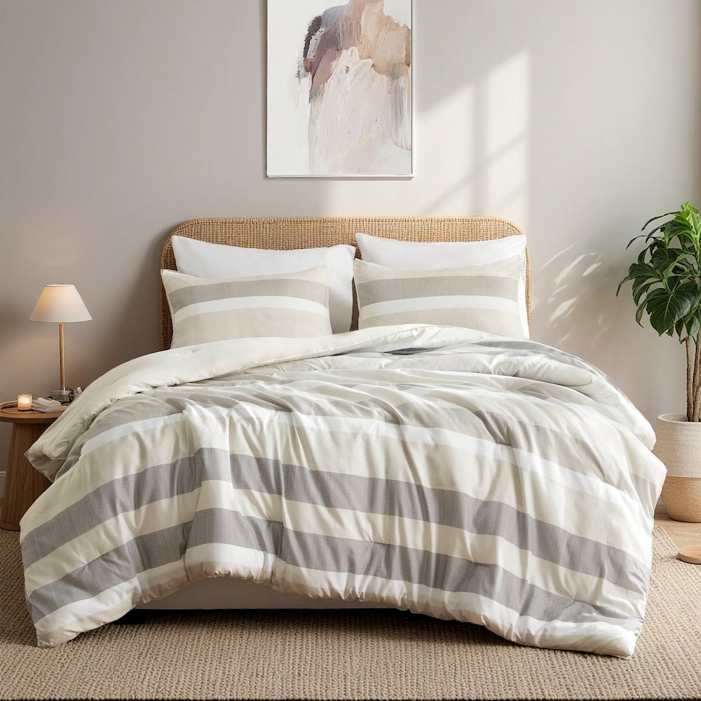 Blais Stripe Textured Print Comforter Set. Picture 1