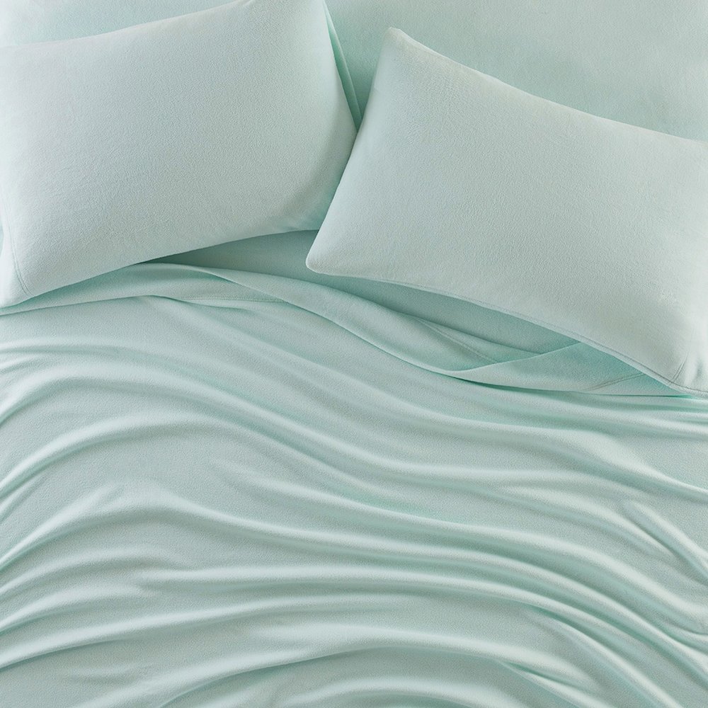 Micro Fleece Sheet Set in Aqua. Picture 5