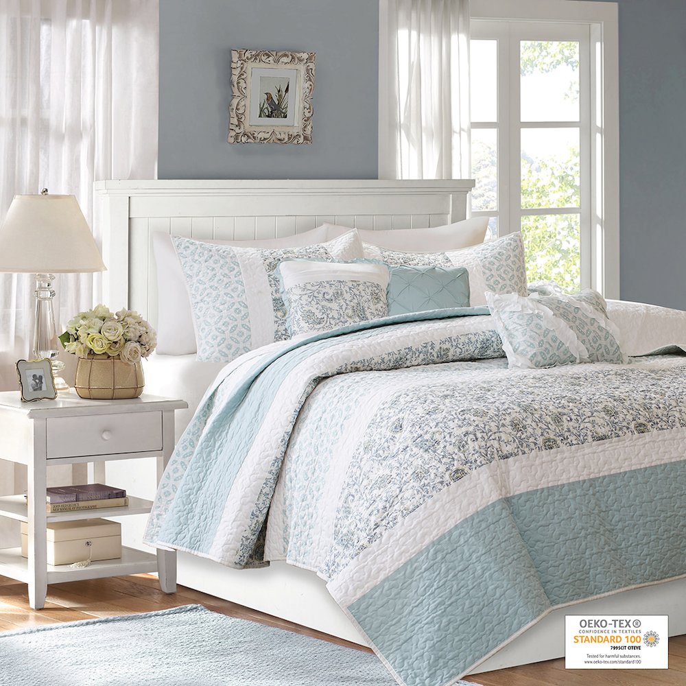 6 Piece Cotton Percale Quilt Set with Throw Pillows. Picture 1