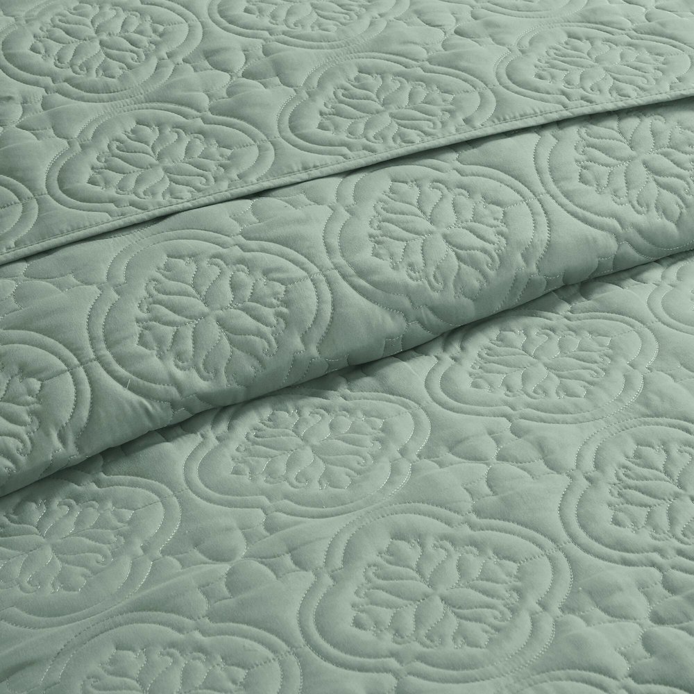 Oakley 3 Piece Reversible Bedspread Set, Seafoam color. Picture 5