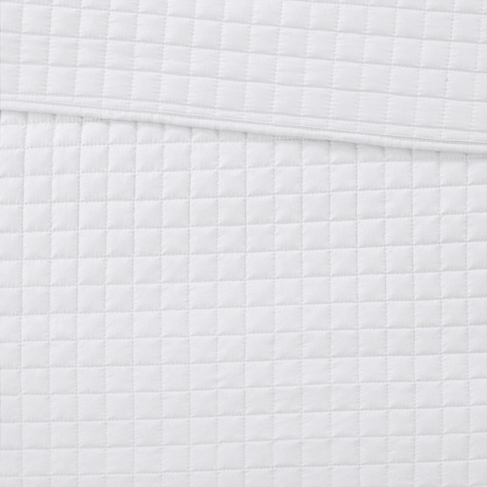 Otto 3 Piece Reversible Quilt Set, White color. Picture 1