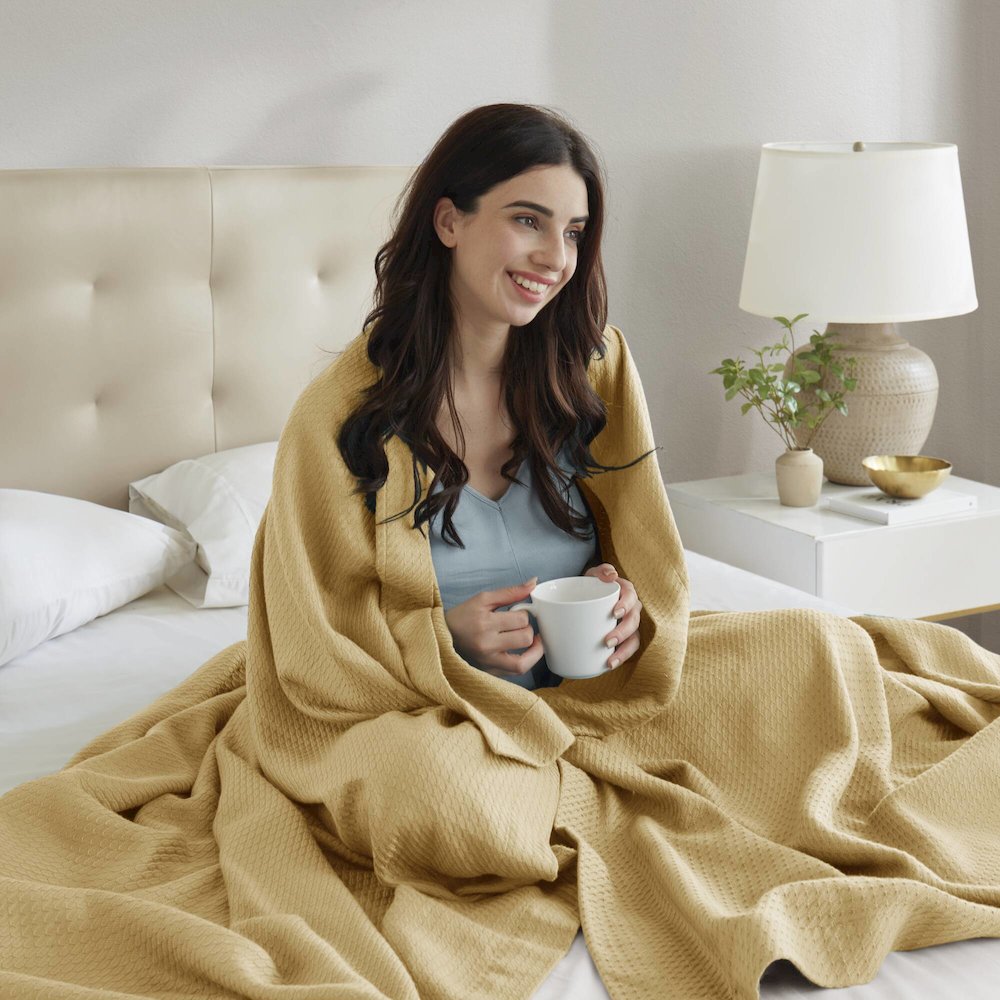 Egyptian Cotton Blanket, Mustard color. Picture 3