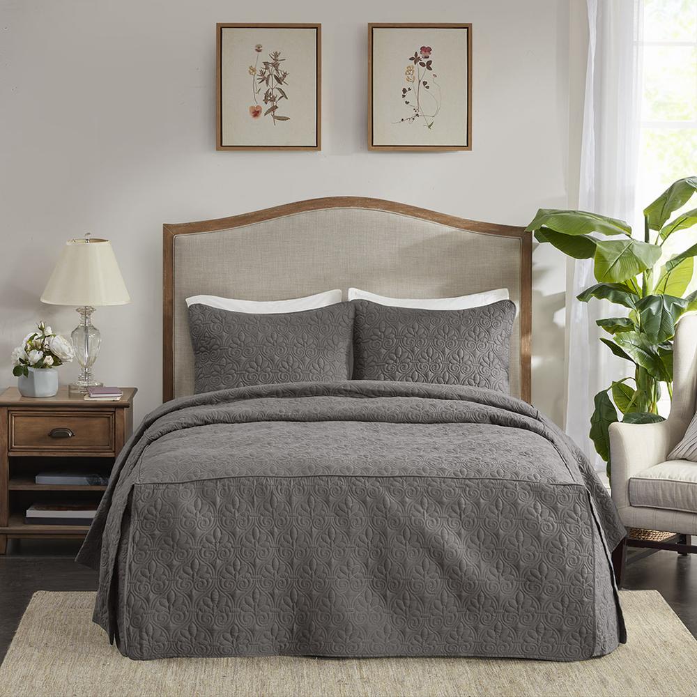 3 Piece Split Corner Pleated Quilted Bedspread. Picture 1